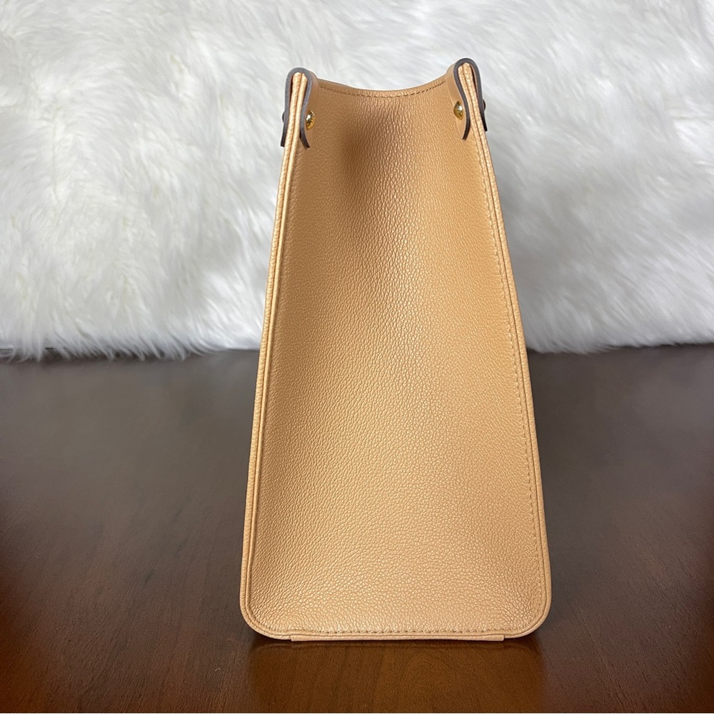 Louis Vuitton Arizona Stitched On The Go MM - Picture 3 of 15
